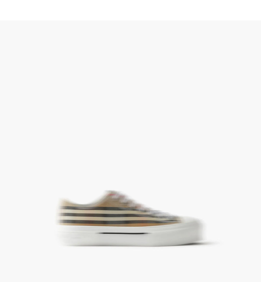 burbrry canvas sneakers